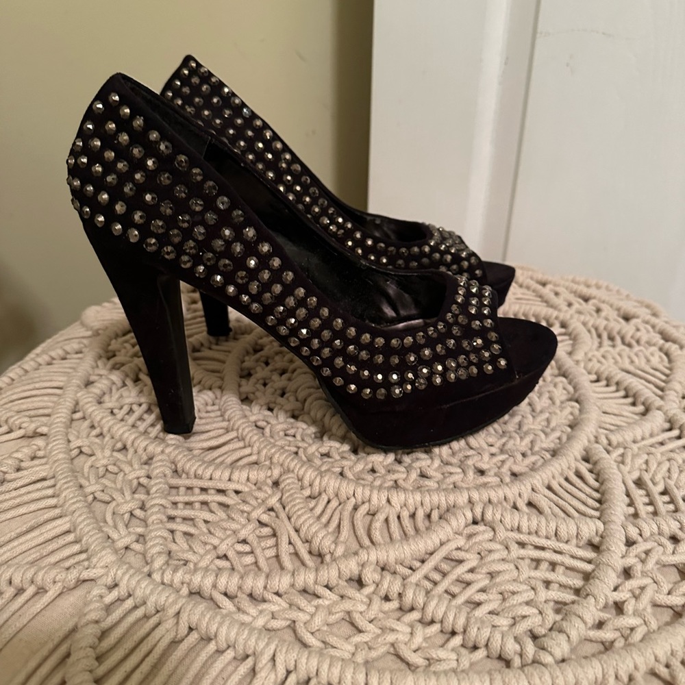 Candies size 10 faux black suede platform open toe studded pumps